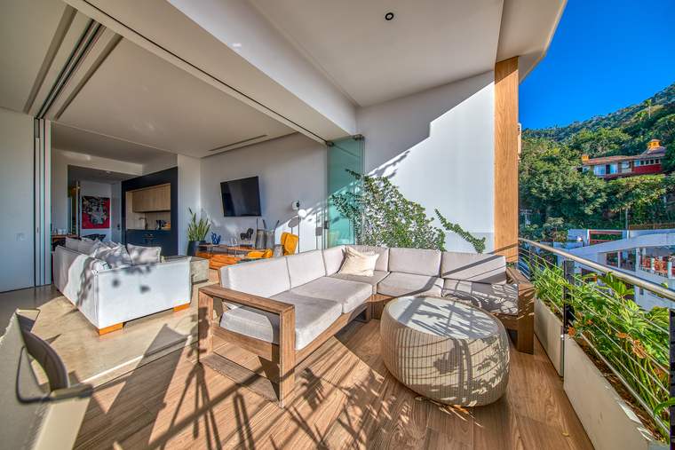 Living room opening onto the terrace