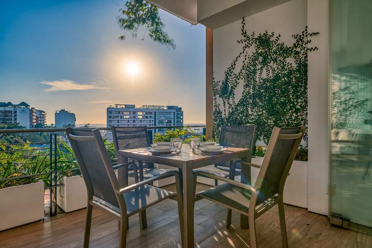 Terrace dining in the morning