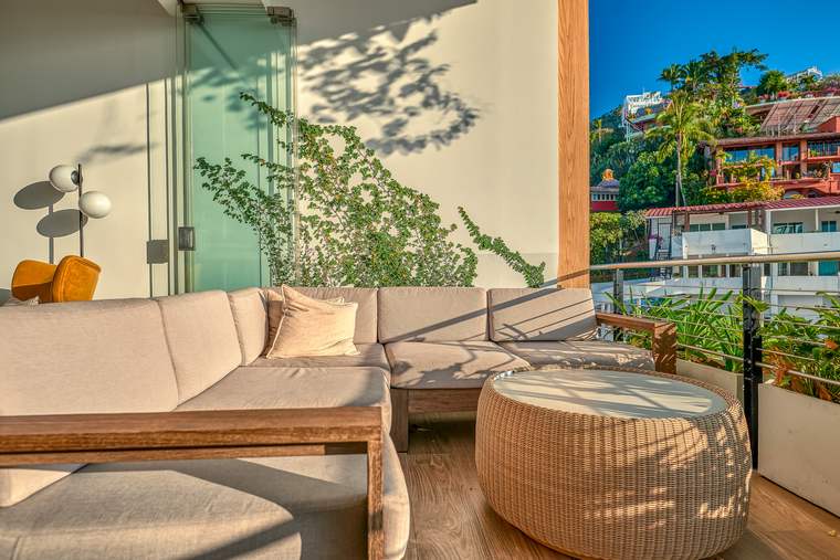 Terrace lounge