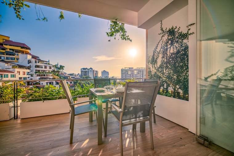 Terrace dining for four